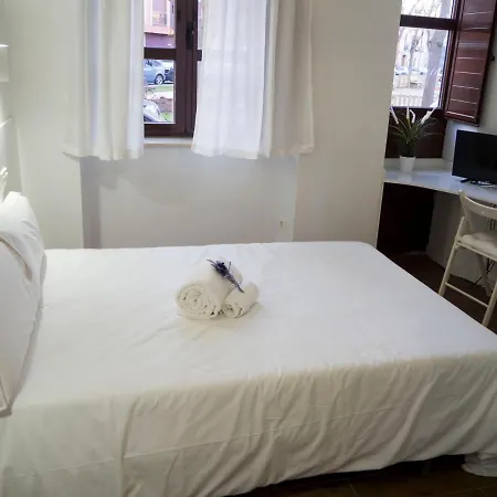 Residencia Estandar מלון דירות